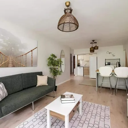 Gorgeous Bright New 2bd Home! #212 Lejlighed